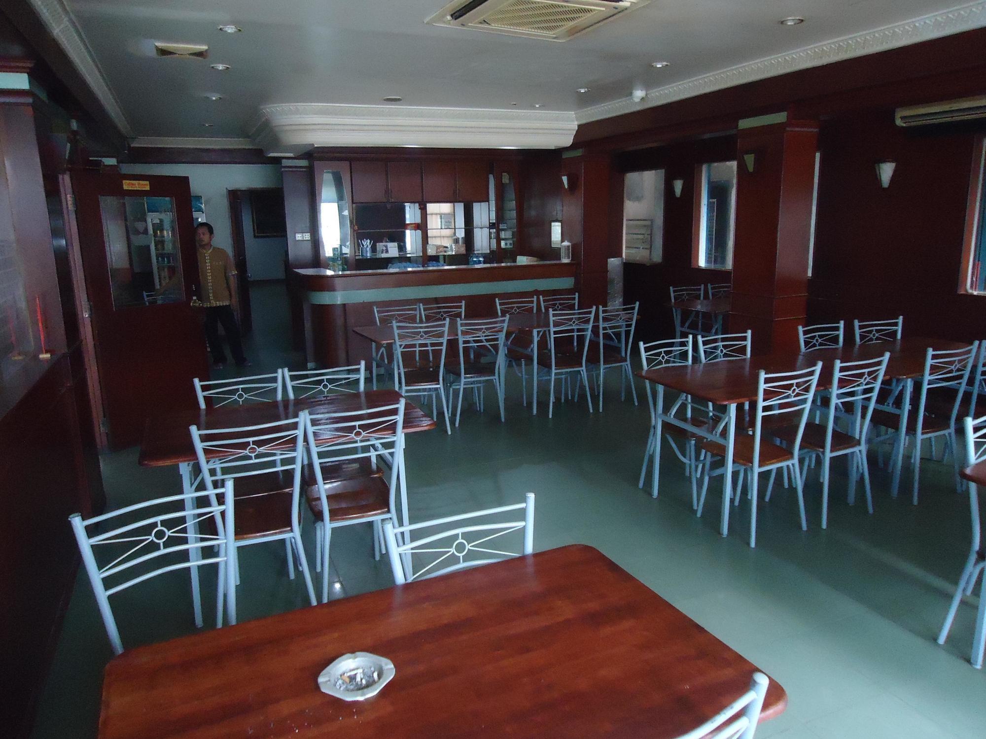 Hotel Gloris Batam Екстер'єр фото