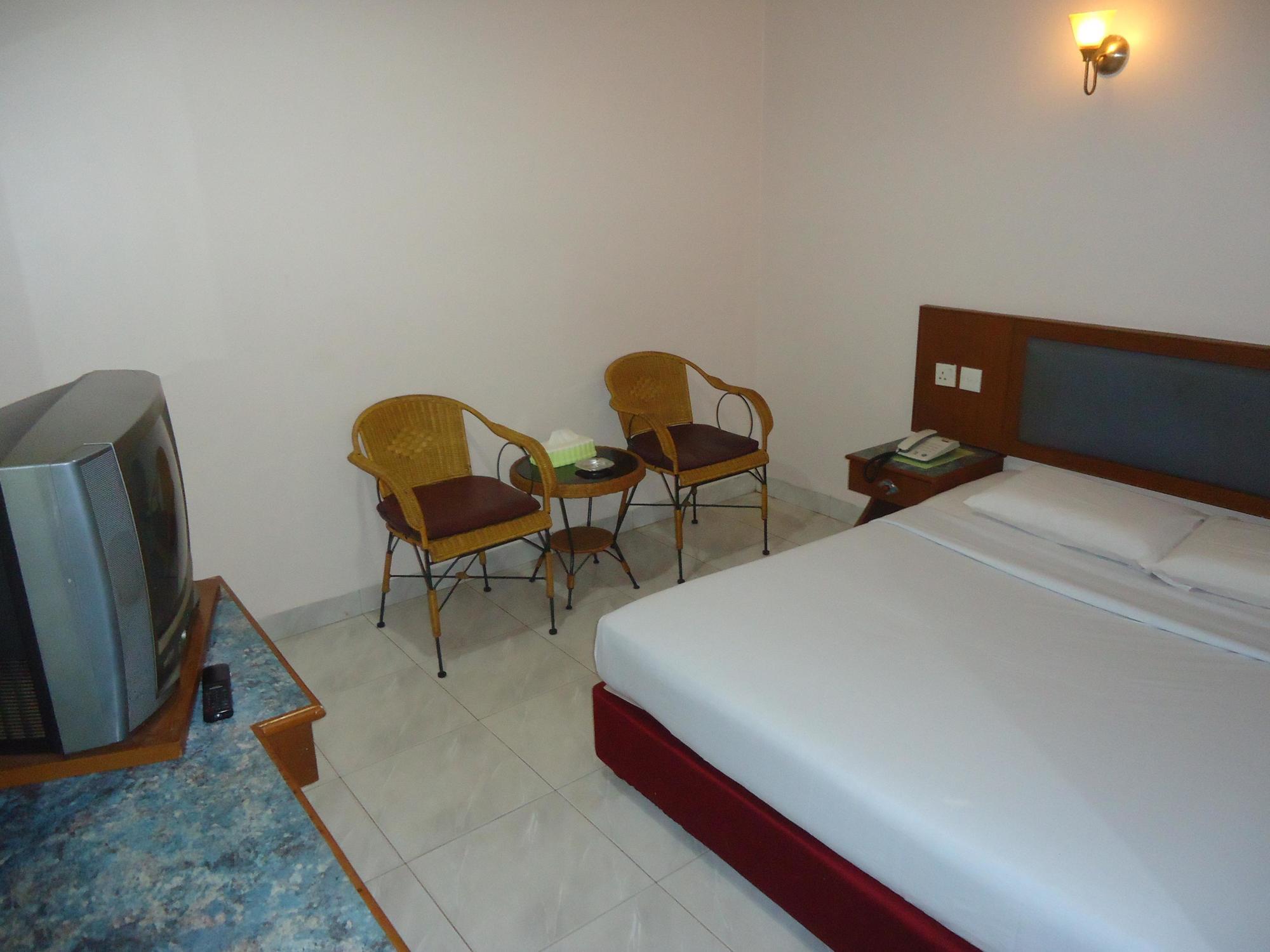 Hotel Gloris Batam Екстер'єр фото