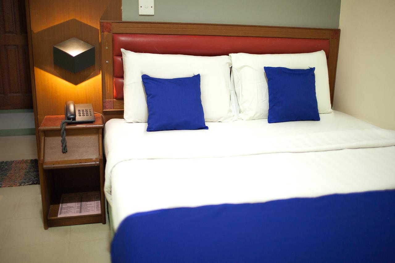 Hotel Gloris Batam Екстер'єр фото