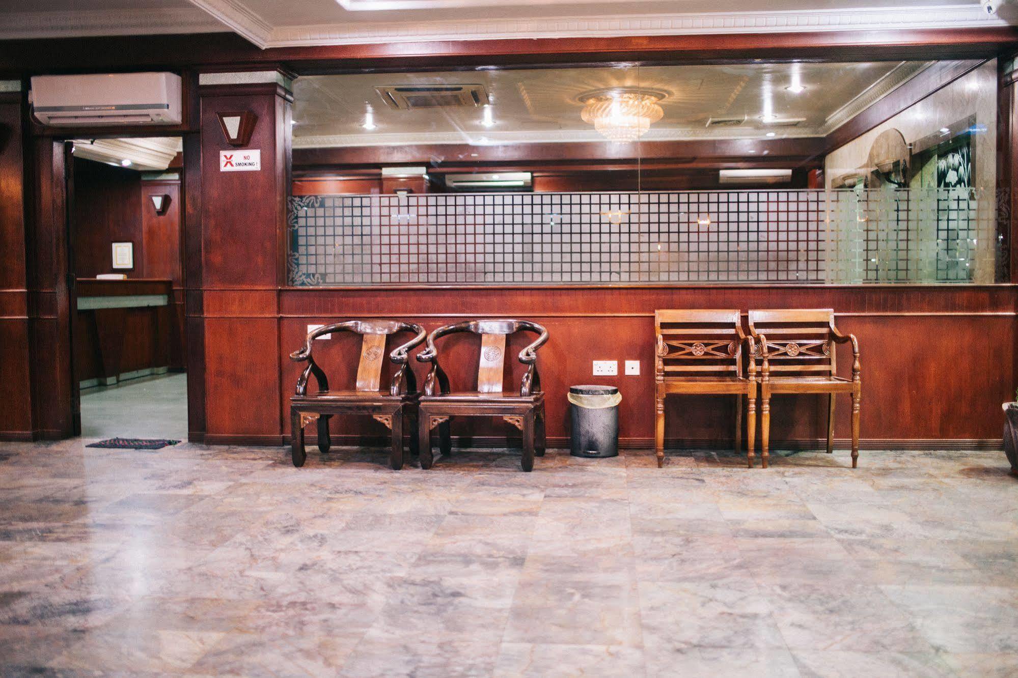 Hotel Gloris Batam Екстер'єр фото