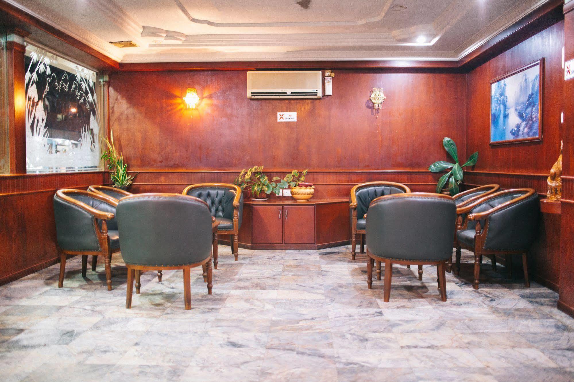 Hotel Gloris Batam Екстер'єр фото