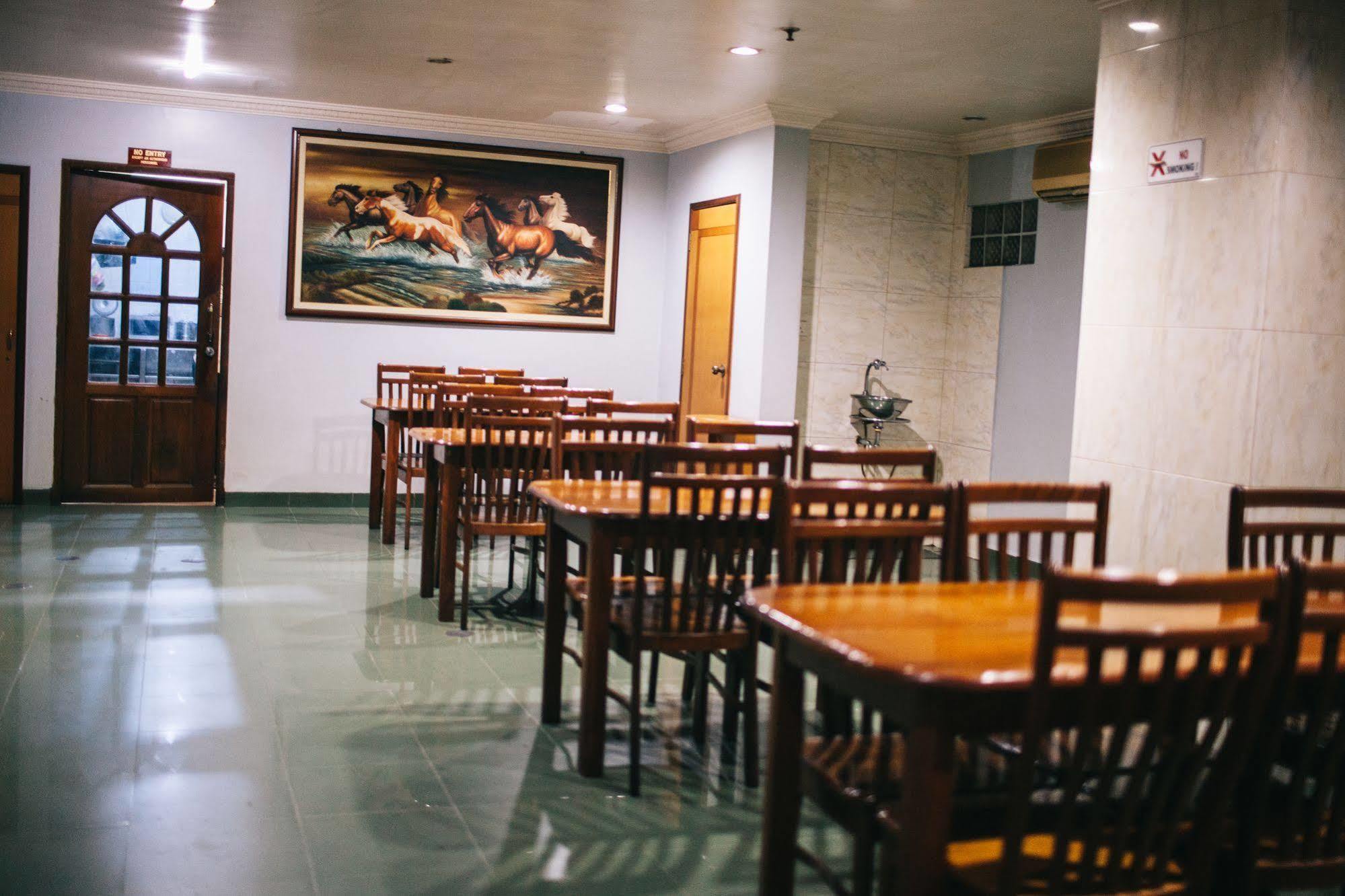 Hotel Gloris Batam Екстер'єр фото