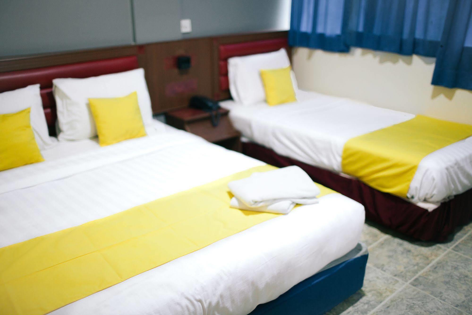 Hotel Gloris Batam Екстер'єр фото