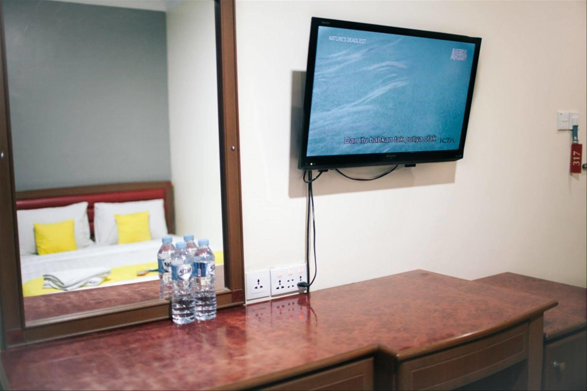 Hotel Gloris Batam Екстер'єр фото