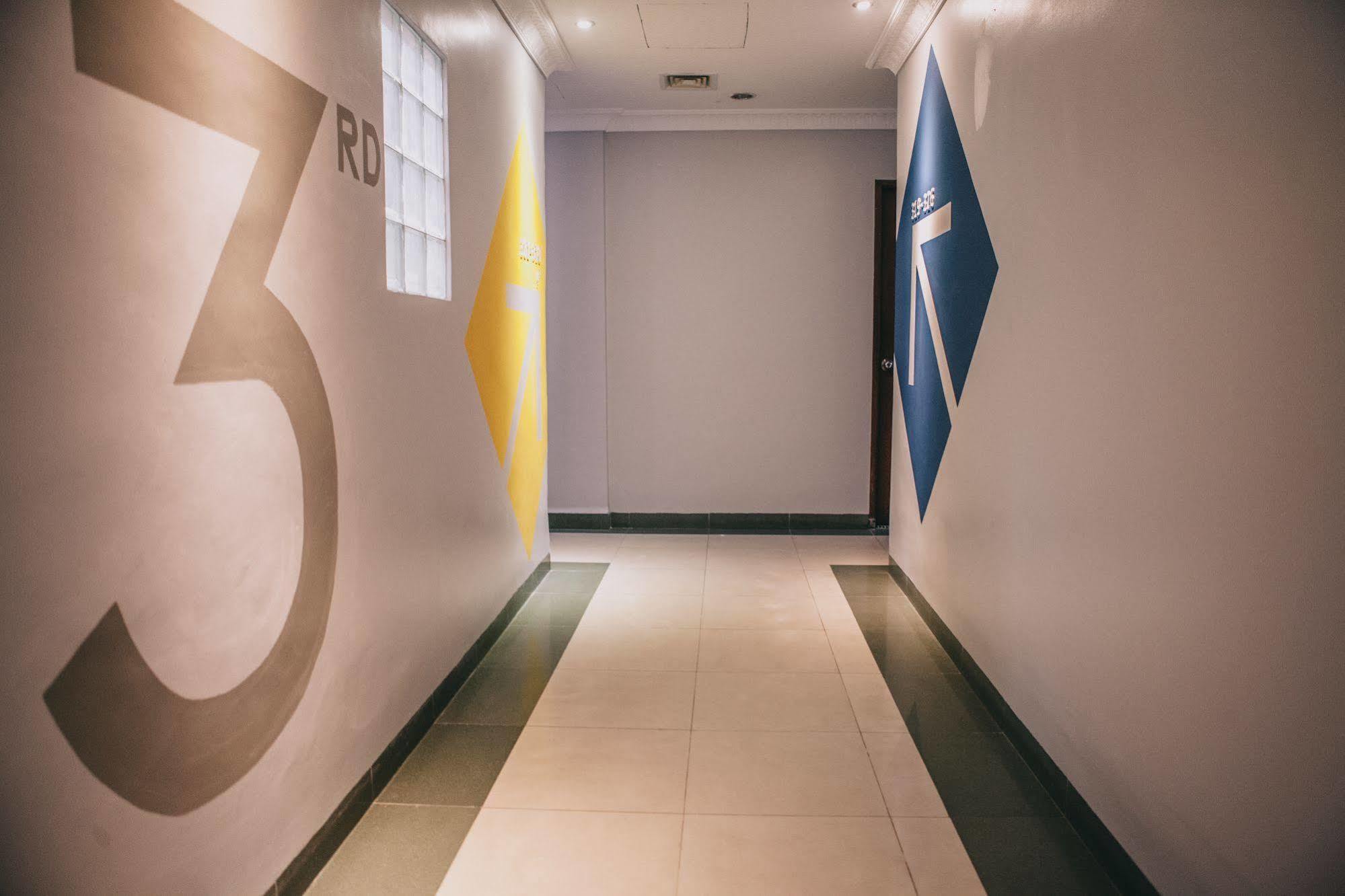Hotel Gloris Batam Екстер'єр фото