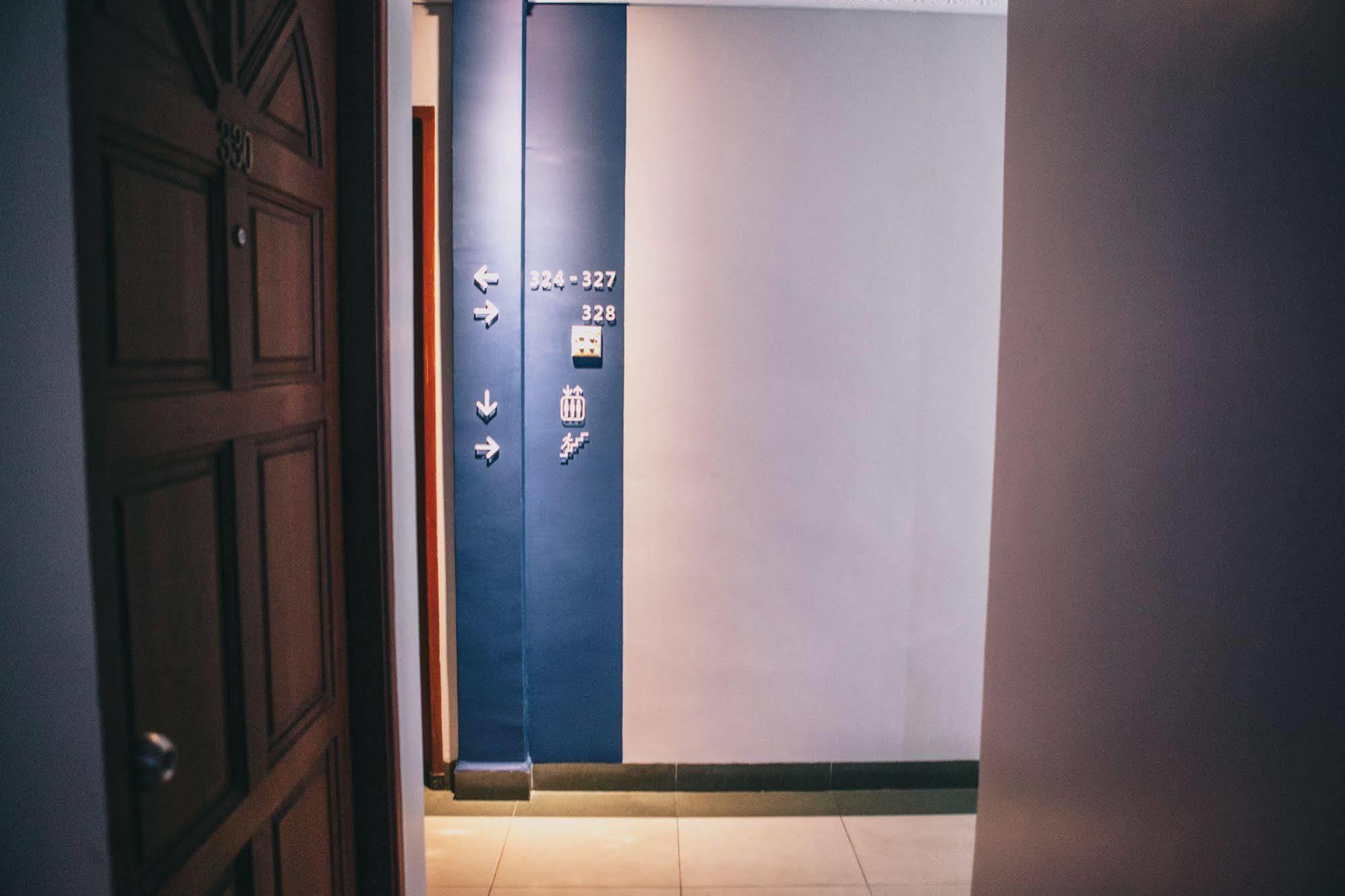 Hotel Gloris Batam Екстер'єр фото